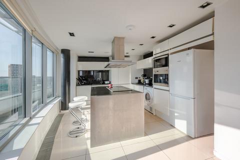 3 bedroom flat to rent, New Providence Wharf, 1 Fairmont Avenue, London