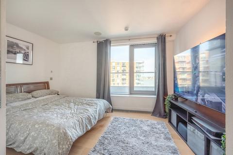 3 bedroom flat to rent, New Providence Wharf, 1 Fairmont Avenue, London