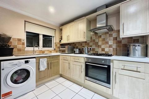 2 bedroom flat for sale, Drayton Road, Borehamwood