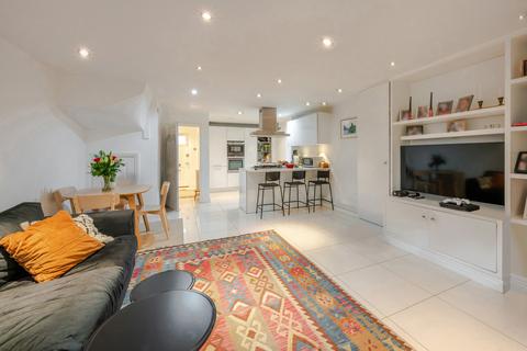 undefined, Byron Mews, London