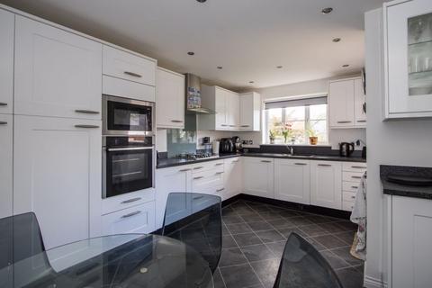 4 bedroom detached house for sale, Dol Gwartheg, Penarth