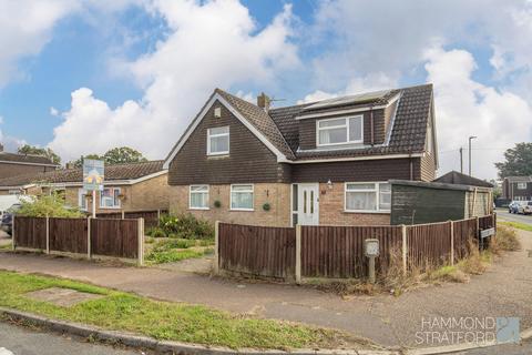 4 bedroom detached house for sale, Lime Tree Avenue, Wymondham