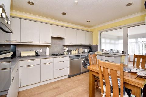 37 Barr Farm Road, Kilsyth, Glasgow, G65 0DD