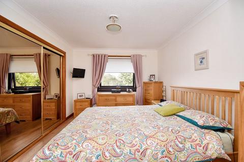 37 Barr Farm Road, Kilsyth, Glasgow, G65 0DD