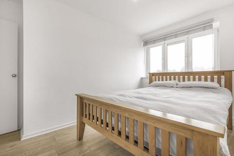 25 Ranwell Close, London, E3 5LW