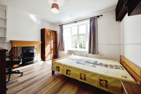 2 bedroom flat to rent, Cranleigh Street, NW1