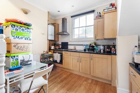 2 bedroom maisonette to rent, Kingsland Road