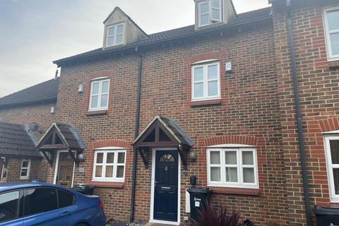 3 bedroom townhouse to rent, Maiden Place, Lower Earley