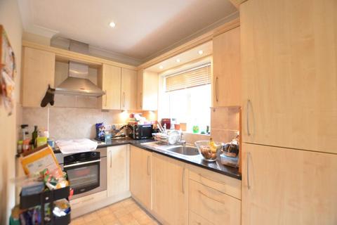 2 bedroom apartment to rent, Wychwood