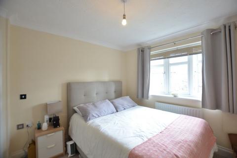 2 bedroom apartment to rent, Wychwood