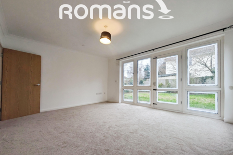 2 bedroom bungalow to rent, Willow Crescent, Farnborough, GU14