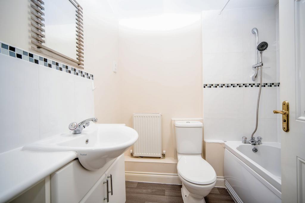 Palgrave Road, Britannia Wharf... 3 bed terraced house to rent £1,300