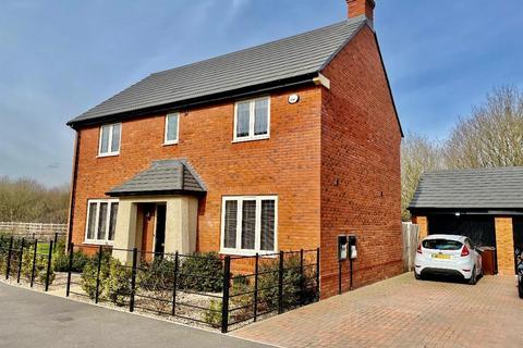 4 bedroom detached house to rent, Bluebell Road, Tewkesbury GL20