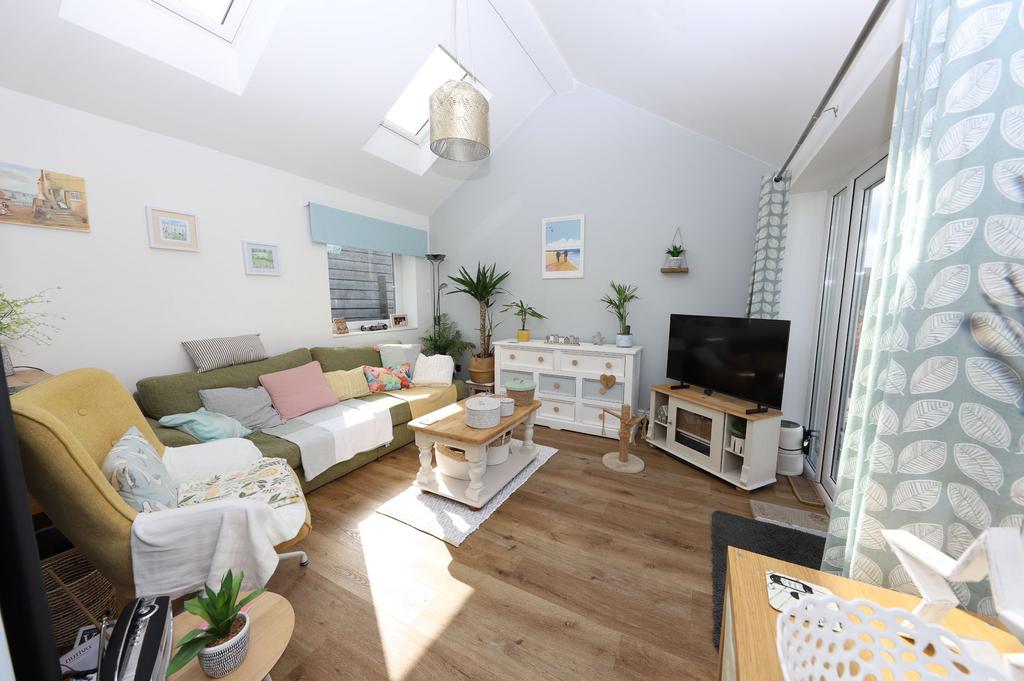 Cwmgwrach, Neath SA11 3 bed detached bungalow for sale £324,995
