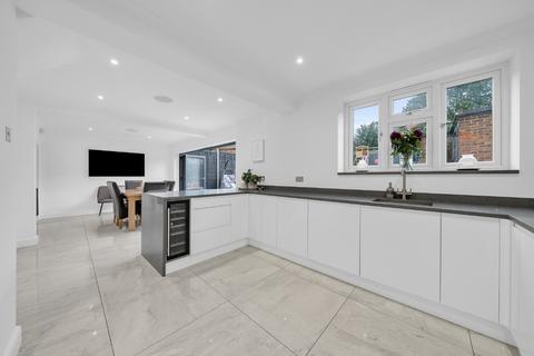 24 Rochester Drive, Bexley, DA5 1PU
