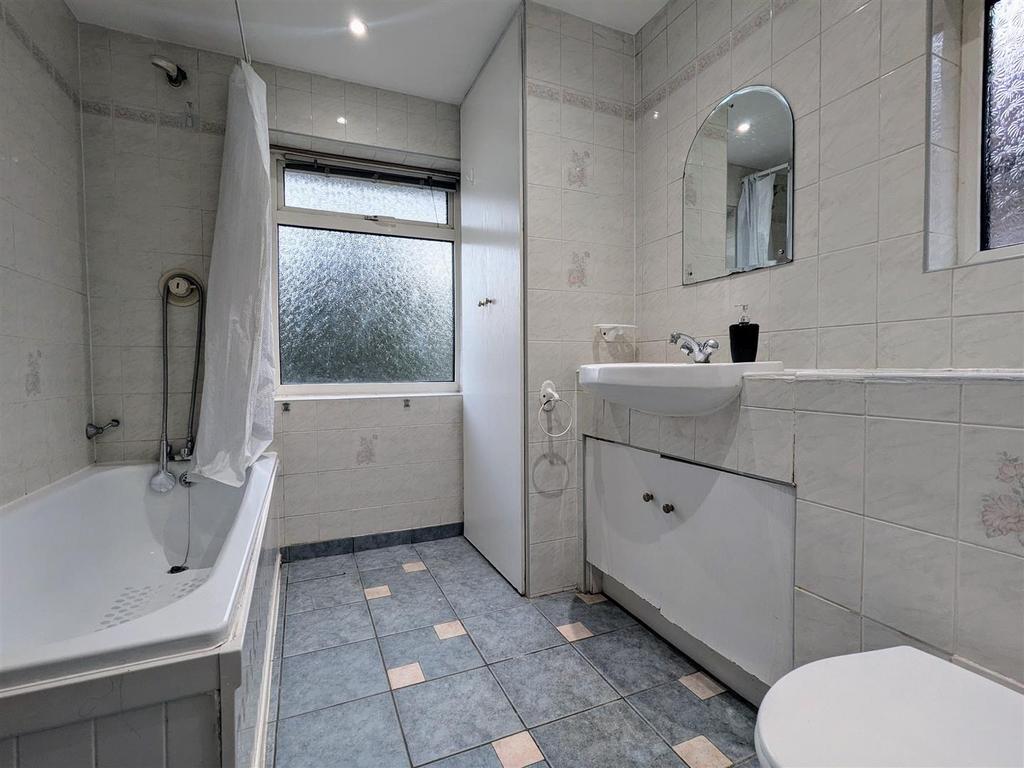 Davidson Frost-Wellings, DFW, Farm Road, Edgware,