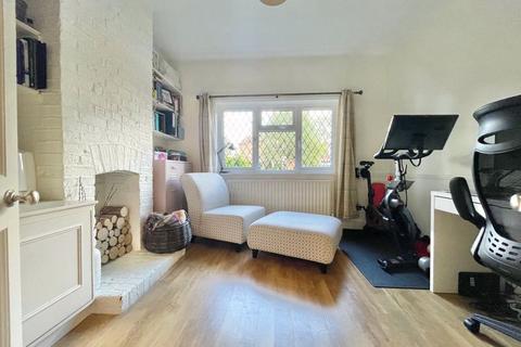 60 Hare Lane, Claygate, Esher, KT10 0QU