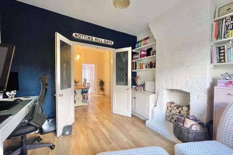 60 Hare Lane, Claygate, Esher, KT10 0QU
