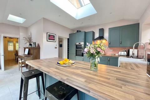 60 Hare Lane, Claygate, Esher, KT10 0QU