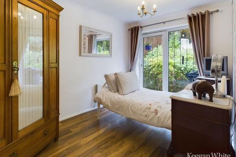 3 bedroom chalet for sale, Terryfield Road, High Wycombe,