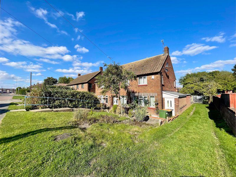 Maidenbower Avenue, Dunstable 3 bed semidetached house for sale £365,000