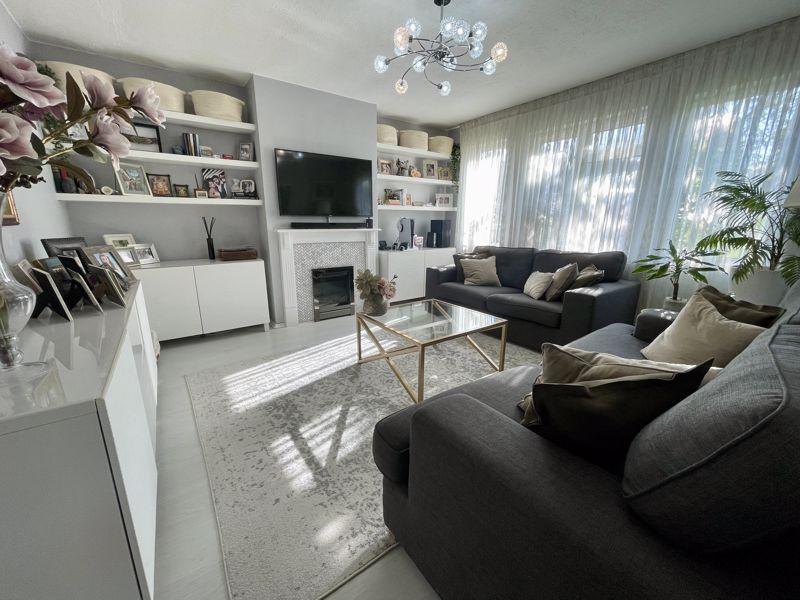 Maidenbower Avenue, Dunstable 3 bed semidetached house for sale £365,000