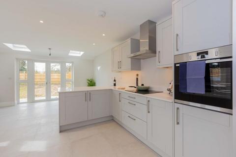 4 bedroom semi-detached house for sale, Cobblers Close, Farnham Royal SL2
