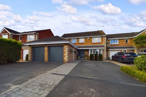 4 Chalice Close, Muxton, Telford, TF2 8QZ