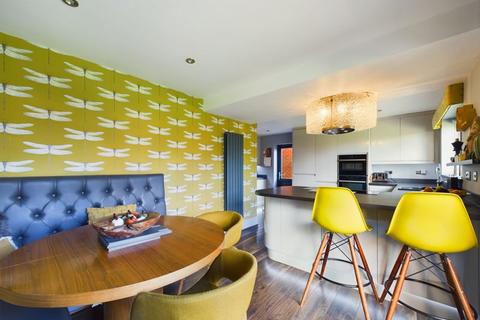 4 Chalice Close, Muxton, Telford, TF2 8QZ