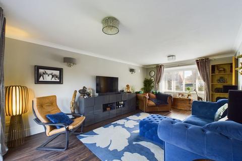 4 Chalice Close, Muxton, Telford, TF2 8QZ