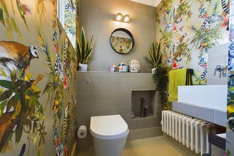 4 Chalice Close, Muxton, Telford, TF2 8QZ