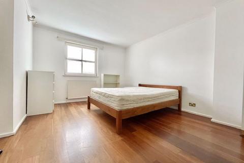 1 bedroom in a house share to rent, House share - Queen of Denmark Court, SE16