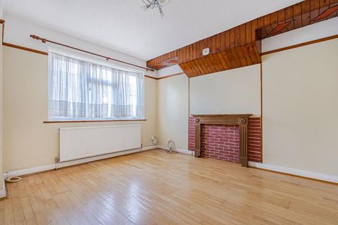 3 bedroom terraced house to rent, Thornton Avenue, Croydon