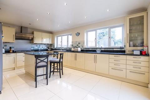 5 bedroom detached house for sale, Huntingdon Crescent, Milton Keynes