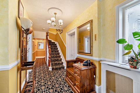 4 bedroom character property for sale, Castle Street, Holt LL13