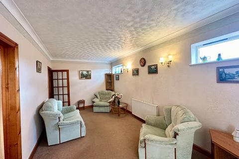 3 bedroom semi-detached bungalow for sale, Welford Road, Kingsthorpe, Northampton NN2