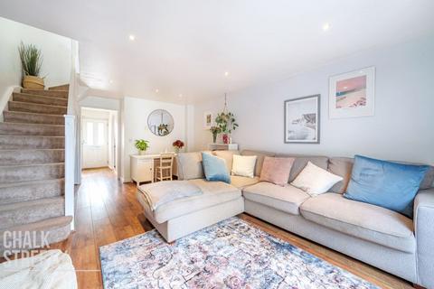 17 Bancroft Chase, Hornchurch, RM12 4DP