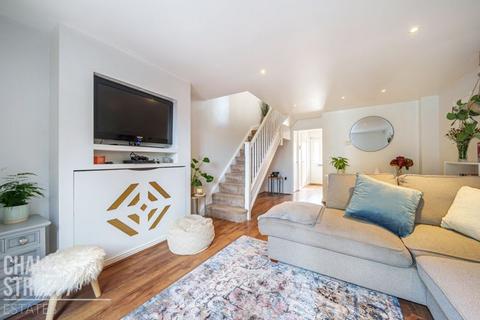 17 Bancroft Chase, Hornchurch, RM12 4DP