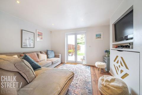 17 Bancroft Chase, Hornchurch, RM12 4DP