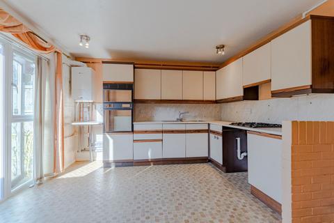 32 Fairview Close, Cheltenham, GL52 2LB
