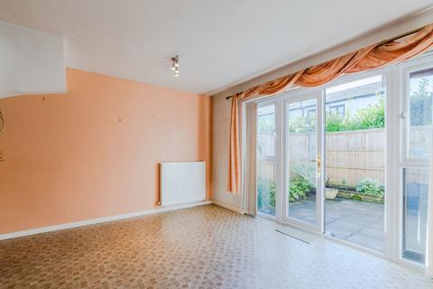 32 Fairview Close, Cheltenham, GL52 2LB