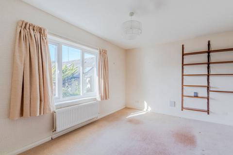32 Fairview Close, Cheltenham, GL52 2LB