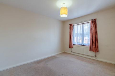 32 Fairview Close, Cheltenham, GL52 2LB
