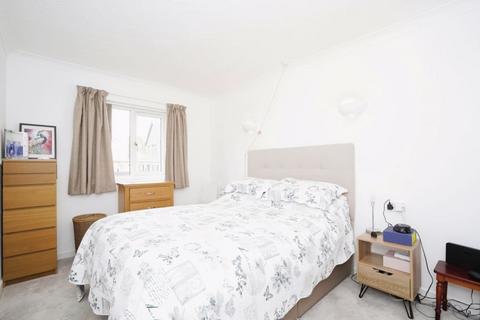 2 bedroom retirement property for sale, The Ridgeway, Hitchin SG4