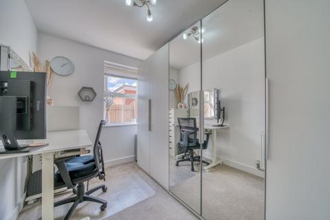Flat 1, 2 Bayside Close, Poole, BH15 4FW