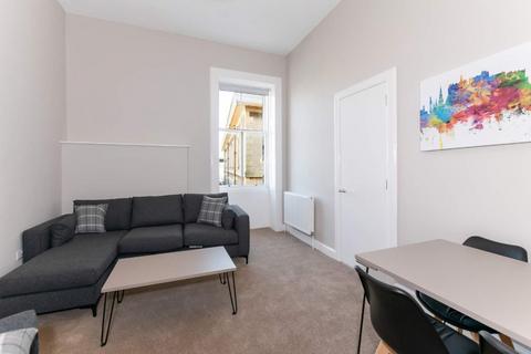 4 bedroom flat to rent, George IV Bridge, Edinburgh, EH1