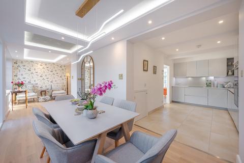 3 bedroom detached house to rent, Wildwood Road, Hampstead Garden Suburb, London