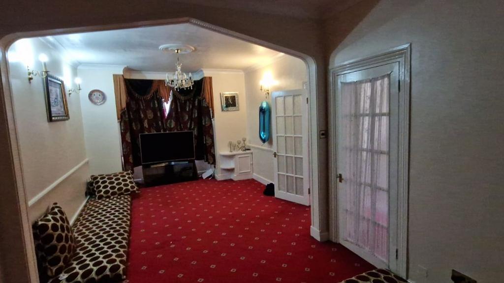 Audley Road,Hendon 3 bed terraced house for sale £850,000