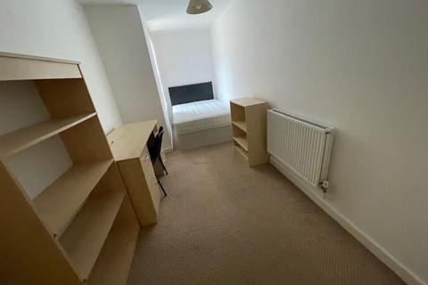 3 bedroom flat to rent, Flat 2, Victoria Chambers, - The Parade, CV32 4AG