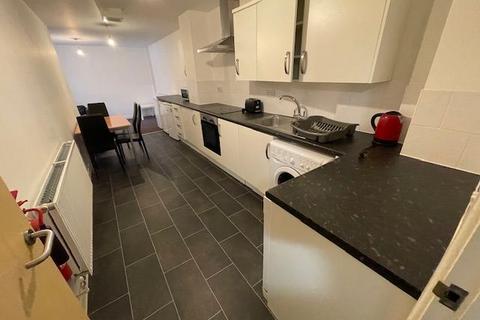 3 bedroom flat to rent, Flat 2, Victoria Chambers, - The Parade, CV32 4AG